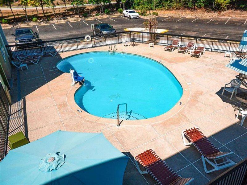 Quality Inn & Suites Near Six Flags - Austell Esterno foto