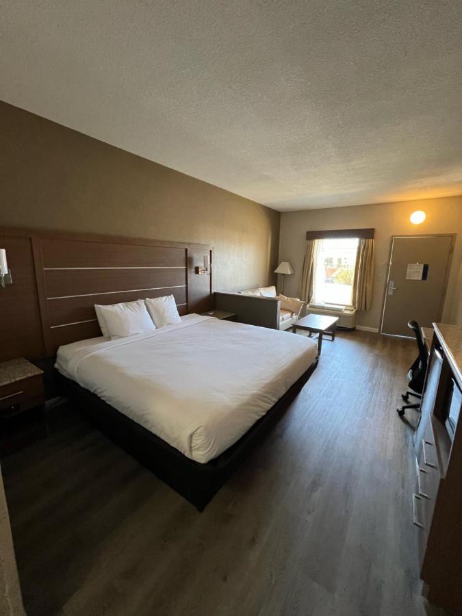 Quality Inn & Suites Near Six Flags - Austell Esterno foto