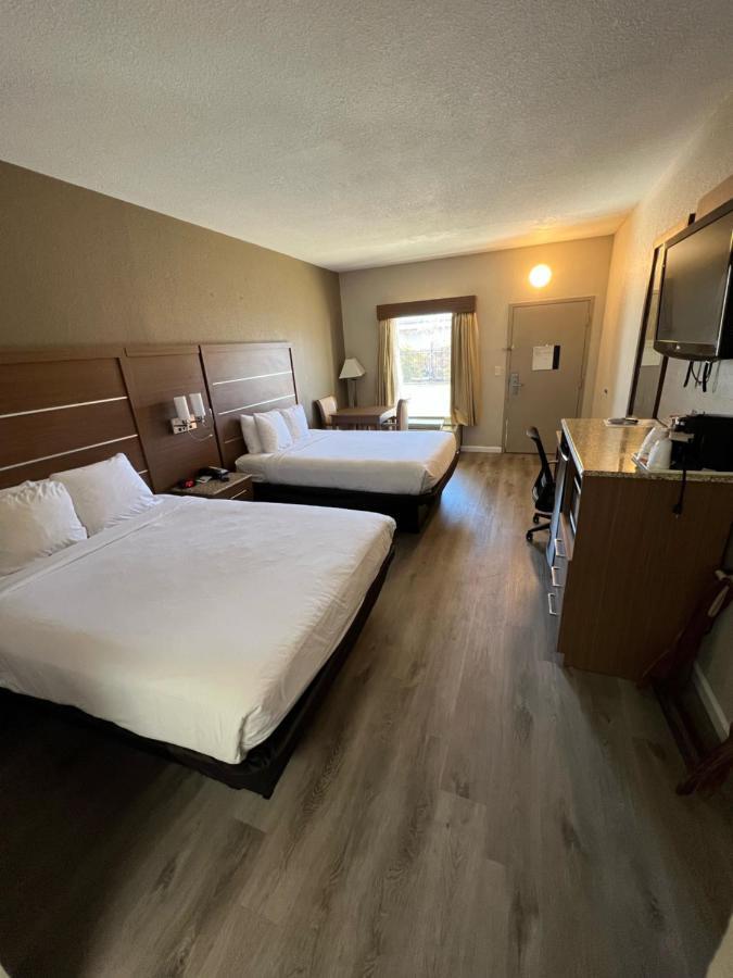 Quality Inn & Suites Near Six Flags - Austell Esterno foto