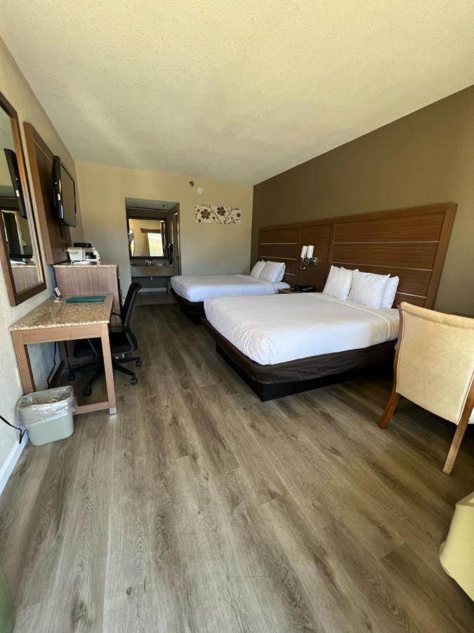 Quality Inn & Suites Near Six Flags - Austell Esterno foto