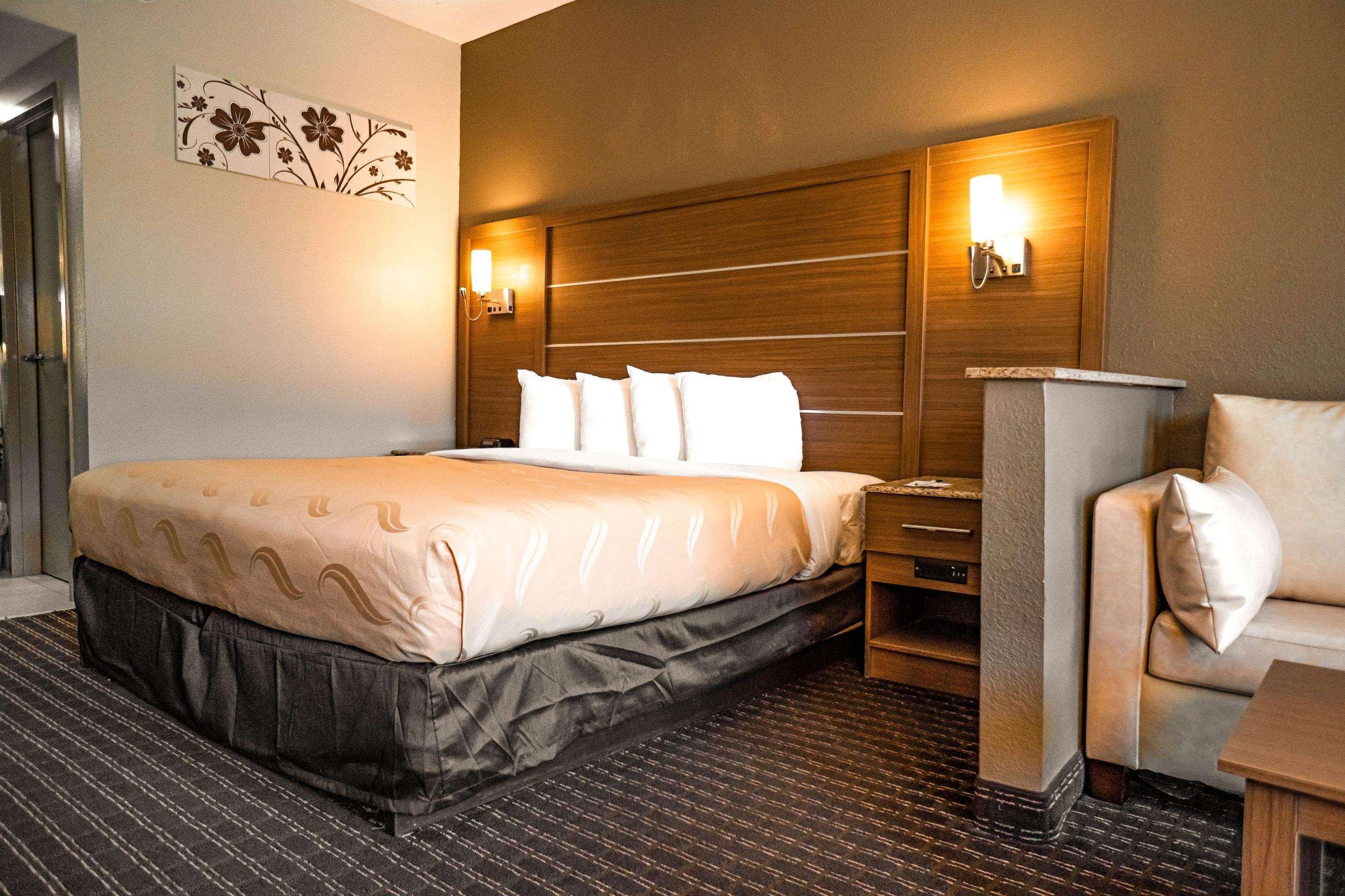 Quality Inn & Suites Near Six Flags - Austell Esterno foto