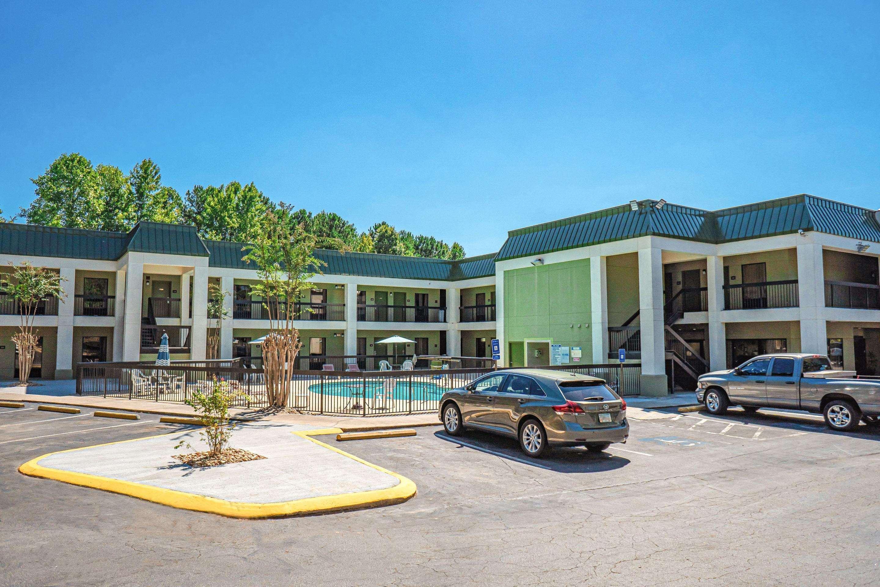 Quality Inn & Suites Near Six Flags - Austell Esterno foto