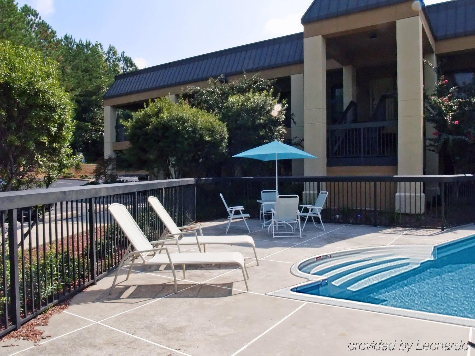 Quality Inn & Suites Near Six Flags - Austell Esterno foto