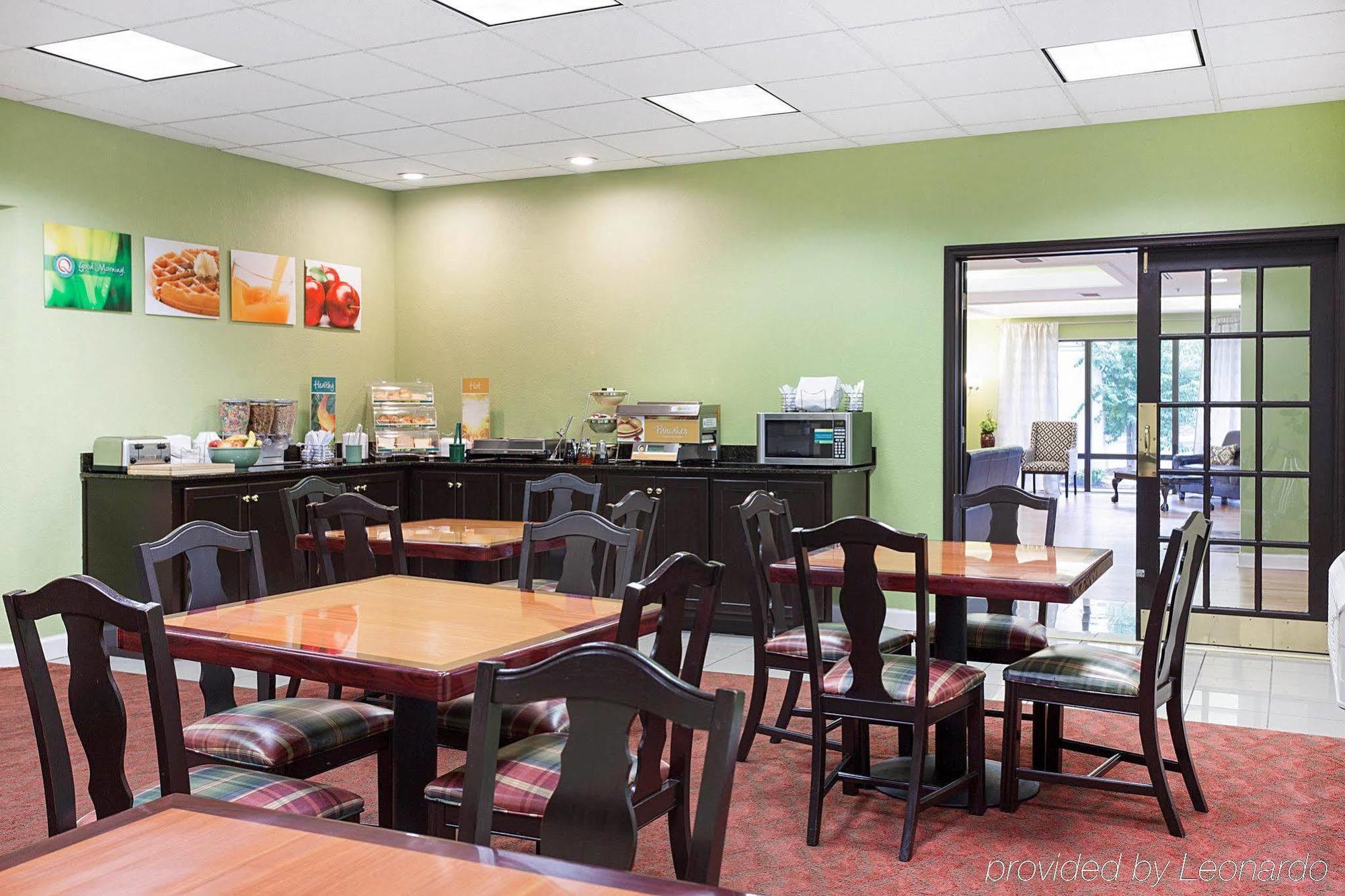 Quality Inn & Suites Near Six Flags - Austell Esterno foto