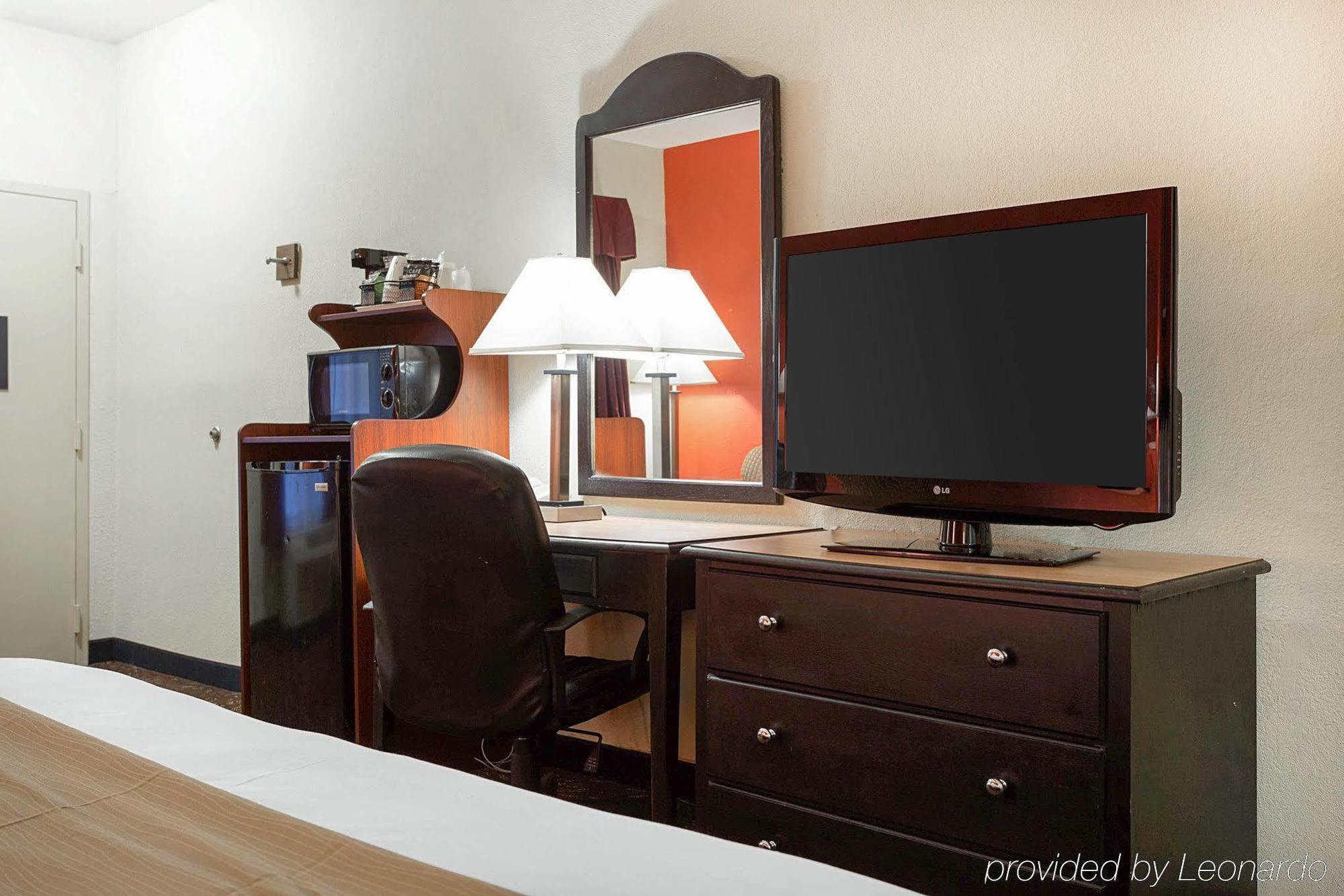 Quality Inn & Suites Near Six Flags - Austell Esterno foto